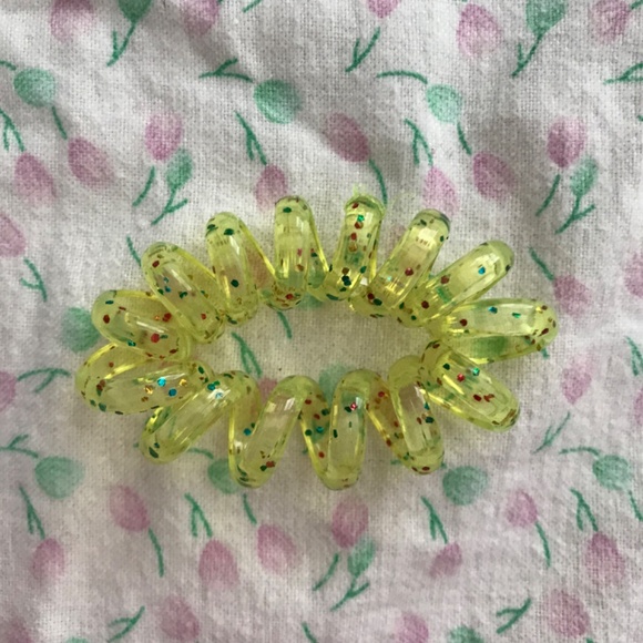 Plastic Elastic Coil Scrunchie Hair Tie Green Dots Spiral Size 2 Inch - Picture 2 of 2